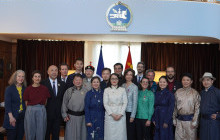 Францад амьдарч буй Монголчууд болон гадаадын иргэд төрийн одон медаль хүртлээ