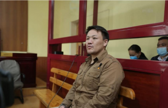 Монголын шүүх, прокурор Н.Номтойбаярыг гарцаагүй яллах шалтгаан олохгүй байгаа гэв үү