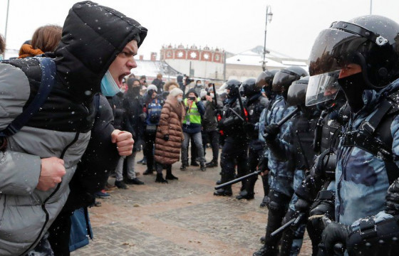 ОХУ-д Навальныйг дэмжигчид ахин жагсаж, 5000 гаруй хүнийг баривчилжээ
