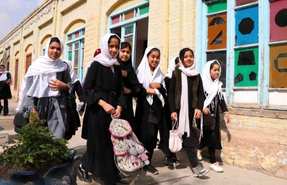 Афганистанд охидыг дуулахыг хоригложээ
