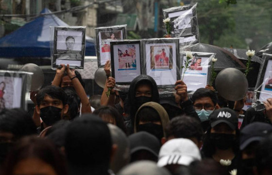 Мьянмарын уламжлалт баярын үеэр жагсагчид эсэргүүцлийн жагсаалаа үргэлжлүүлнэ гэв