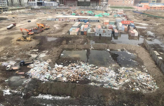 “Хүннү-2222” хорооллын дэргэдэх барилгын гадаах зургаан тонн хогийг цэвэрлэжээ