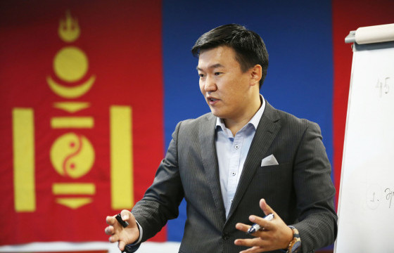 М.Тулгат: Цахимаар мэтгэлцэхгүй айж, хулчийж байна