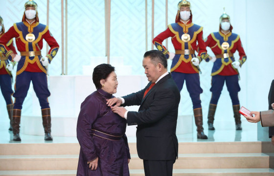  “Цэцэрлэг”-ээс төрсөн анхны гавьяат багш