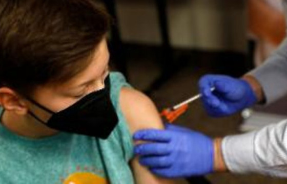 Хүүхдийн вакцинжуулалттай холбоотой асуудлаар эмнэлгийн захирлыг ажлаас нь чөлөөлжээ