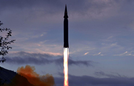 Хойд Солонгос шинэ төрлийн хэт авианы пуужин туршжээ