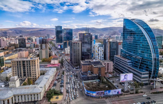 Монгол Улсын эдийн засаг аажмаар сэргэж байна