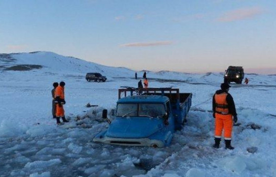 Он гарсаар нуурын мөс цөмөрсөн гурван дуудлага бүртгэгджээ