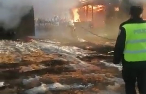 Ар гүнтэд байшин шатжээ
