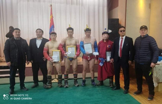 Харааны бэрхшээлтэй иргэдийн барилдаан болжээ