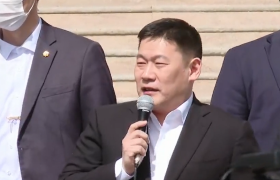 ЕРӨНХИЙ САЙД Л.ОЮУН-ЭРДЭНЭ: Залуучуудаасаа уучлалт гуйж байна