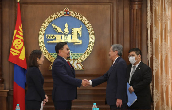 Япон Улсын Парламентын Төлөөлөгчдийн танхимын гишүүд иржээ 