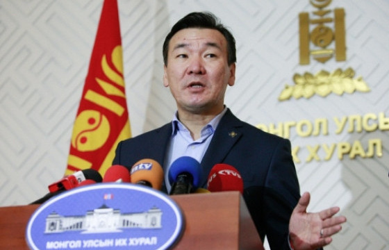 С.ГАНБААТАР: УИХ-ын гишүүд сайдын суудлаас болж хүн алах нь. МАН Үндсэн хуульд халдчихлаа, ард түмэнд хандах гарц үлдлээ