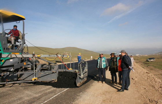 Л.ХАЛТАР: Баруунхараагийн төвөөр дайрсан хэсгийн авто замыг баасан гарагт нээхээр төлөвлөж байна