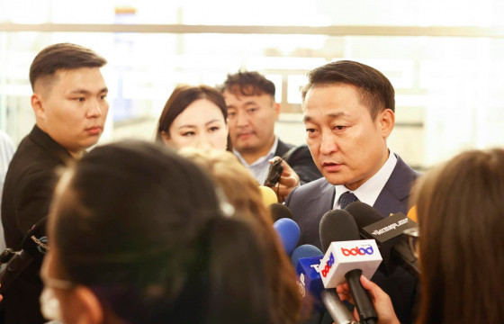 Д.АМАРБАЯСГАЛАН: Зорчигчдын үүссэн асуудалд Засгийн газрын нэрийн өмнөөс хүлцэл өчиж байна