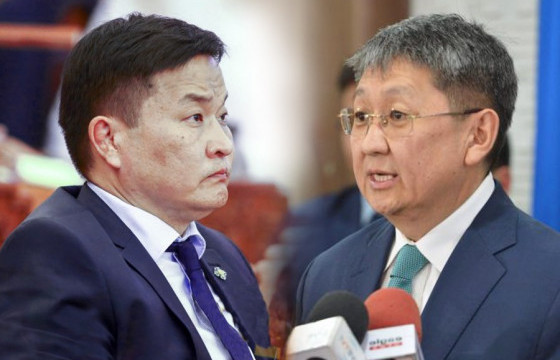 Ч.ХҮРЭЛБААТАР:  Би сүүлчийн 5-6 жил Ж.Сүхбаатар сайдтай утсаар яриагүй