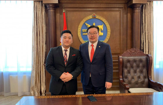 Б.ЭРДЭНЭБАЯР: УИХ-ЫН ДАРГЫН ЦАХИМ ХАЯГТ БНМАУ ХЭМЭЭН БИЧСЭНИЙХЭЭ ХАРИУЦЛАГЫГ ХҮЛЭЭЖ, АЖЛААСАА ЧӨЛӨӨЛӨГДӨХ ХҮСЭЛТЭЭ ӨГЛӨӨ