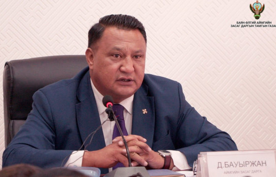 ЗАСАГ ДАРГА Д.БАУЫРЖАН: Машины минь дугуй хагарч, замын хажуу руу унасан нь үнэн. Гэхдээ би согтуу байгаагүй