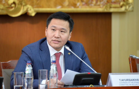  Т.Аюурсайханыг УИХ-ын дэд даргын үүрэгт ажлаас нь чөлөөлөв