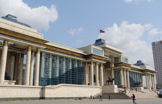 Байнгын хороо хуралдаж байна