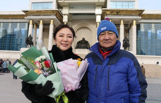 Н.Оюунбат Хөдөлмөрийн гавьяаны улаан тугийн одонгоор шагнууллаа