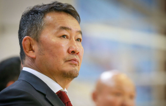 Хөгжлийн банкны нээлттэй сонсголд Ерөнхийлөгч асан Х.Баттулгыг гэрчээр дуудсан боловч оролцсонгүй