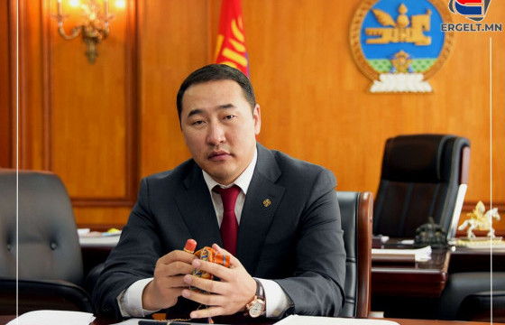 БҮРЭН ЭРХЭЭСЭЭ БҮРМӨСӨН ЧӨЛӨӨЛӨГДӨХ ХҮСЭЛТЭЙ ХҮРГҮҮЛСЭН Ж.МӨНХБАТ ГЭЖ ХЭН БЭ