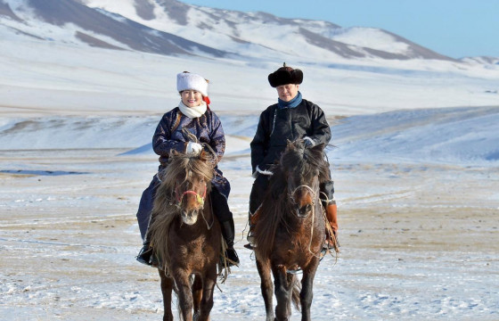 УЛСТӨРЧДИЙН ЦАГААН САРЫН ГОЁЛ