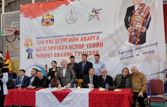 Хан-Уул дүүргийн чөлөөт бөхийн тэмцээн өндөрлөв