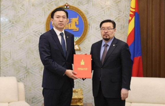 Ерөнхийлөгчийн хоригийг Хууль зүйн байнгын хорооны гишүүд 100 хувийн саналаар хүлээн авав