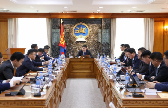 ТӨРИЙН АЛБЫГ ЦЭВЭРЛЭХ НЭРИЙДЛЭЭР 6000-8000 ХҮНИЙГ ХАЛЖ, МАН-ЫНХАН СОНГУУЛЬ ӨГӨХ БОЛОВСОН ХҮЧНЭЭР ЦУС СЭЛБЭХ ҮҮ