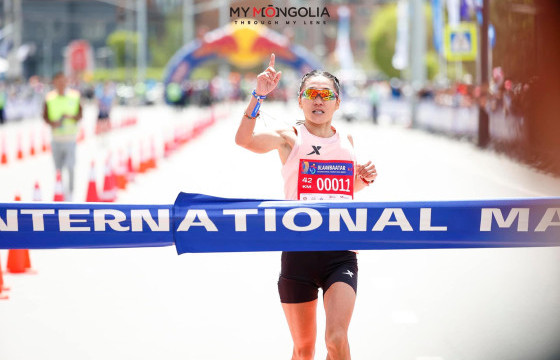 “Улаанбаатар марафон 2023”-д эмэгтэйчүүдийн гүйлтэд Г.Хишигсүрэн түрүүллээ