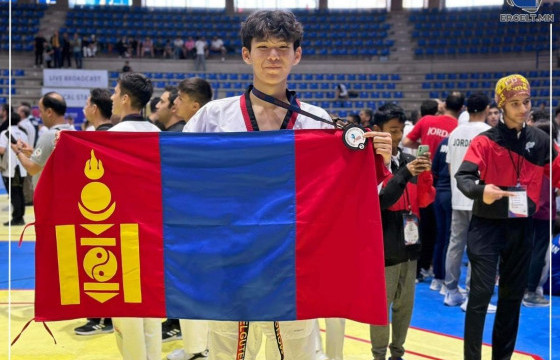 Б.БЭЛГҮТЭЙ: Таеквондогийн Азийн аварга шалгаруулах тэмцээнээс мөнгөн медаль хүртсэн Монголын анхны тамирчин болсондоо баяртай байна