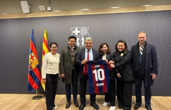 “Барселона” клубийн хөл бөмбөгчид “Говь” брэндээр гангарна