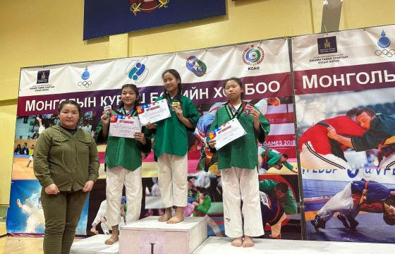 Хан-Уул дүүргийн баг бүстэй улсын аваргаас долоон алтан медаль хүртэв