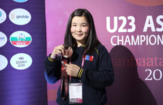 Д.Цогзолмаа “U23”-ын улсын аваргын 72 кг-ын жинд алтан медаль хүртлээ