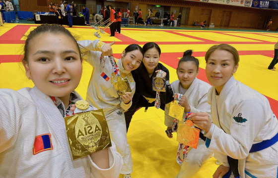 Жюү жицүгийн тамирчид Азийн цомоос 11 алт, зургаан мөнгөн медаль хүртжээ