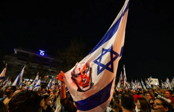Йерусалимд Ерөнхий сайд Б.Нетаньяхуг огцрохыг шаардсан эсэргүүцлийг жагсаал болж байна