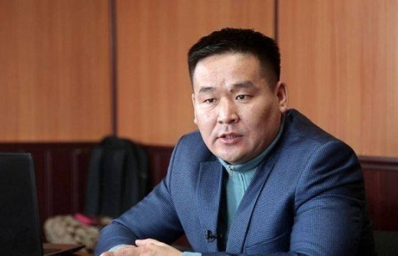 И.Мөнхжаргал: 1000 оюутанд 100 мянган төгрөг тараасан Ч.Хүрэлбаатар сайдыг сонгуульд нэр дэвшүүлж болохгүй
