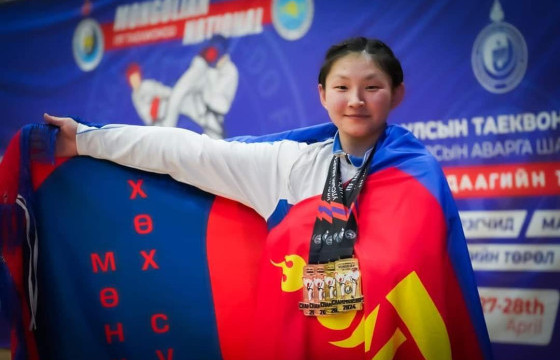 Б.Алтанчимэг холимог тулааны Азийн аваргаас хүрэл медаль хүртжээ