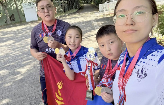 Өсвөрийн даамчид Азийн аваргаас алт, мөнгөн медаль хүртжээ