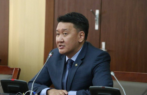 Б.ЖАВХЛАН: Надад цоожлуулаад сууж байдаг Бага хурлын гишүүн гэж байхгүй