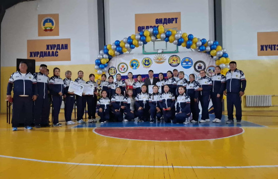 Баруунбүрэн сум “СӨБ”-ын нөхөрсөг уулзалт тэмцээнийг хийжээ