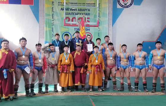 Дундговь аймгийн үндэсний бөхийн өсвөр үе, идэрчүүдийн аваргууд тодров