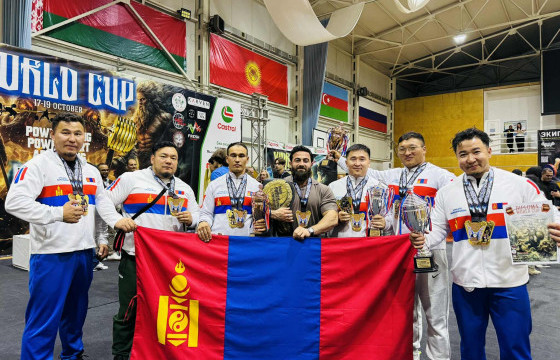 Гараар татах хүчний дэлхийн цомоос 3 алт, 3 мөнгө медалт хүртлээ