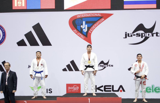 Б.Бат-Эрдэнэ жюү жицү-гийн дэлхийн аваргаас мөнгөн медаль авлаа