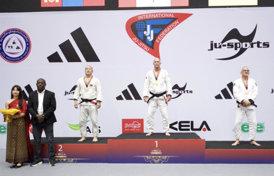 Б.Энхтүвшин жюү жицү-гийн дэлхийн аваргаас мөнгөн медаль хүртэв