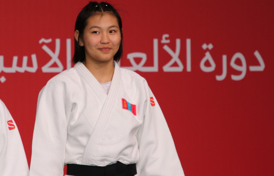 Х.БУЯНЖАРГАЛ: Ээж Д.Сумъяа, М.Уранцэцэг эгч нарын уран барилдааны бичлэгийг үзүүлж, жүдогоор барилдах эхлэлийг минь тавьж байлаа