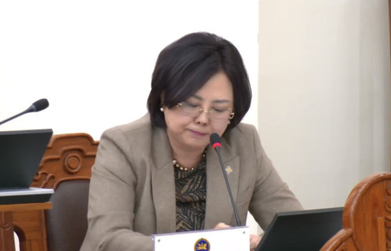 С.ОДОНТУЯА: ЖДҮ, Тариалан эрхлэлт зэрэг сангаа тоноод дуусгасан та нар одоо Эрүүл мэндийн даатгалын сангаа дуусгах гэж байна