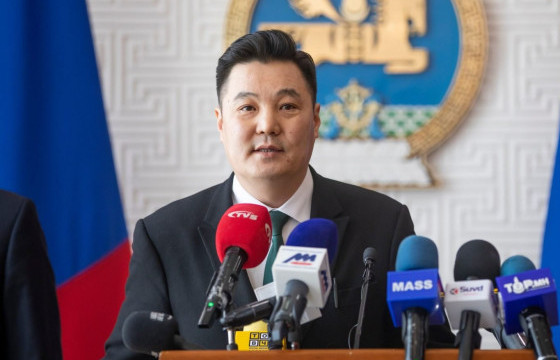 Д.БУМ-ОЧИР: Цагаан сар бол битүүнээ оруулаад тэмдэглэдэг баяр